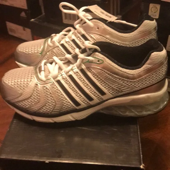 428 Adidas boost 2 J G19038 running metallic silver boy youth size 6 green black
