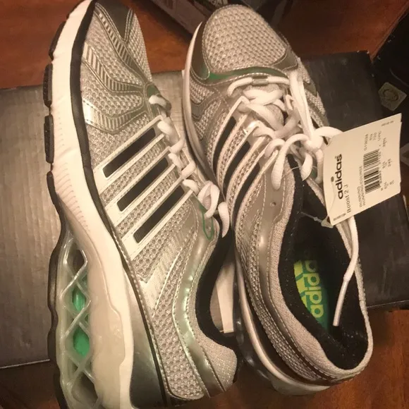 428 Adidas boost 2 J G19038 running metallic silver boy youth size 6 green black