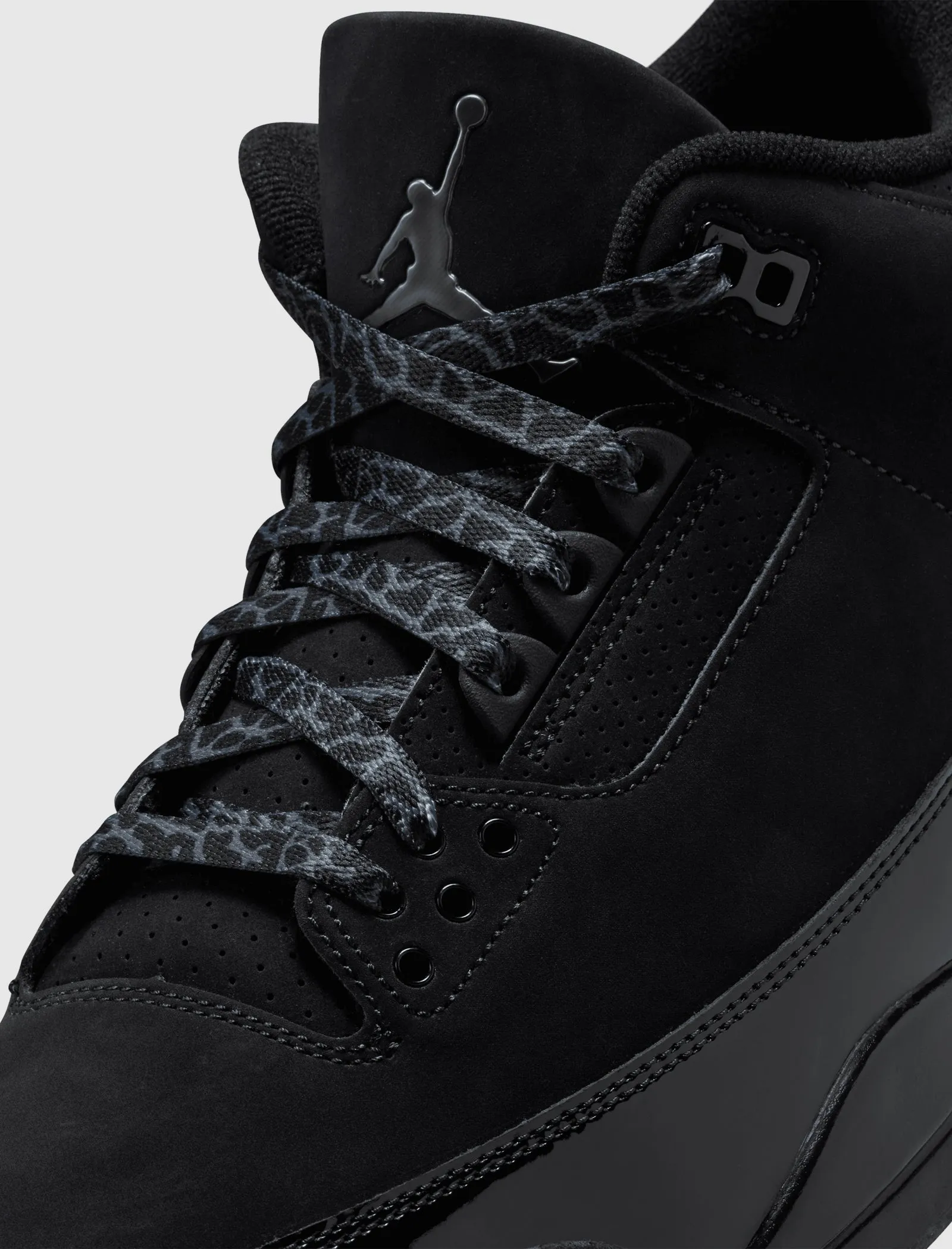 AIR JORDAN 3 RETRO "BLACK CAT"