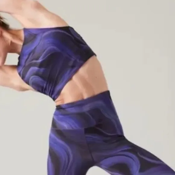 Athleta Conscious Crop Sports Bra Size Medium Cup D-DD Blue Abstract. NWT
