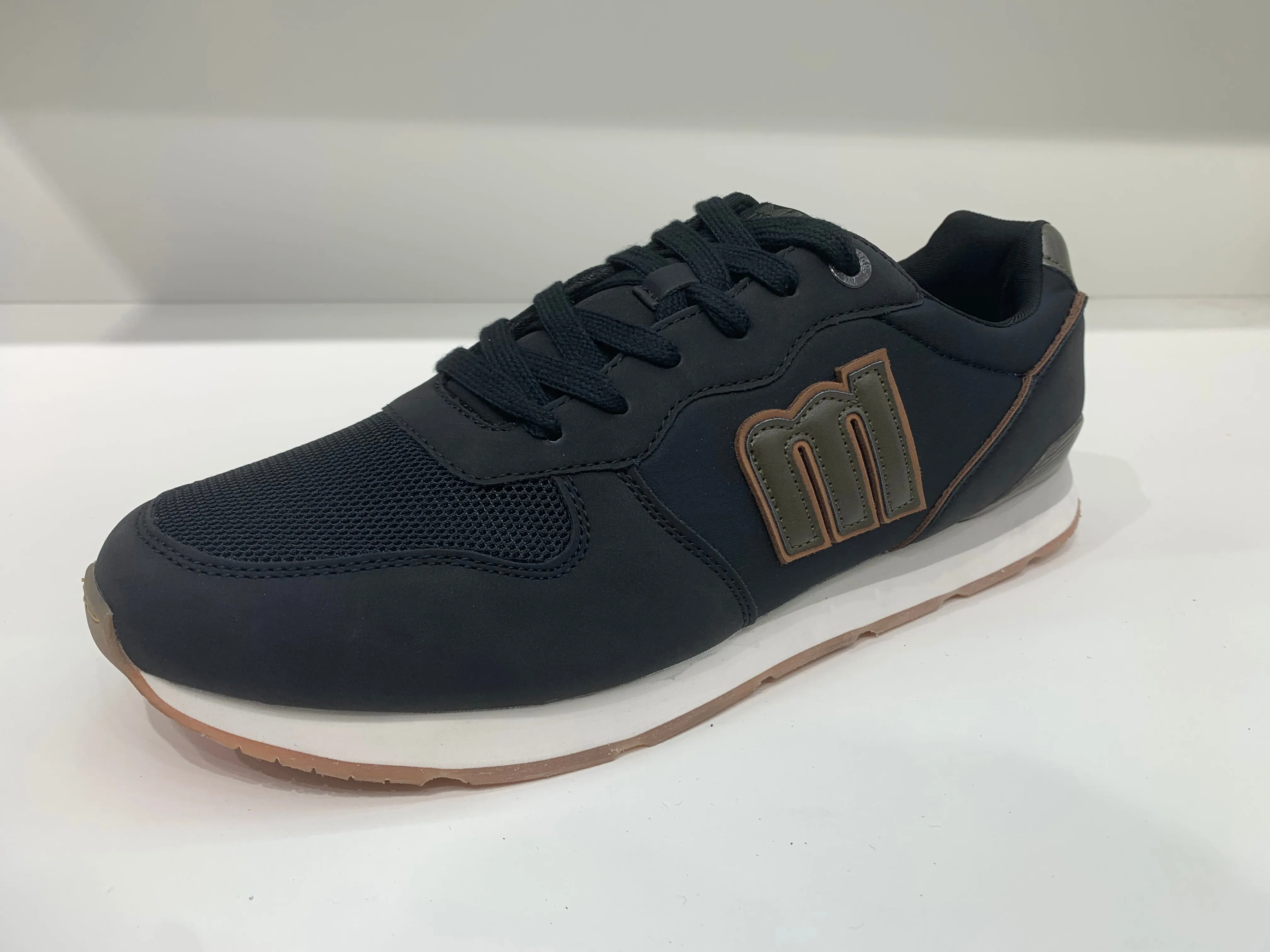 BLOSSOM BLACK