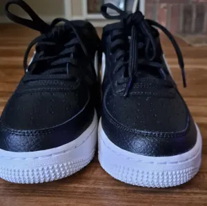 Boys Nike air force 1 size 6.5