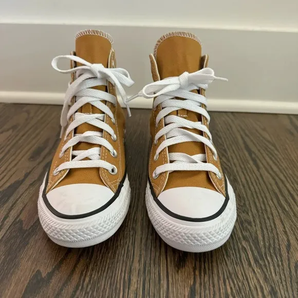 Chuck Taylor All Star Hi-Top Canvas Sneakers in Amber Brew/White/Black 4 Boys