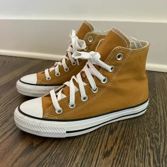 Chuck Taylor All Star Hi-Top Canvas Sneakers in Amber Brew/White/Black 4 Boys