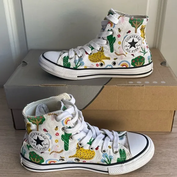 Converse Chuck Taylor Kids Sneakers - SZ 2 Y
