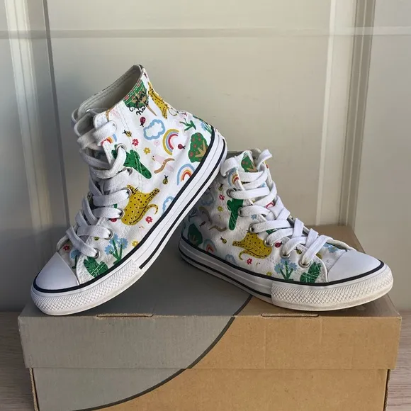 Converse Chuck Taylor Kids Sneakers - SZ 2 Y