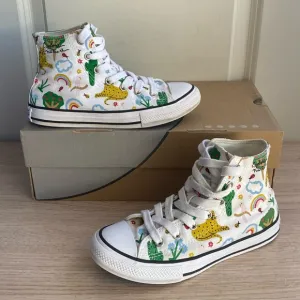 Converse Chuck Taylor Kids Sneakers - SZ 2 Y