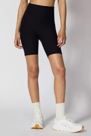 Explore Short - Black