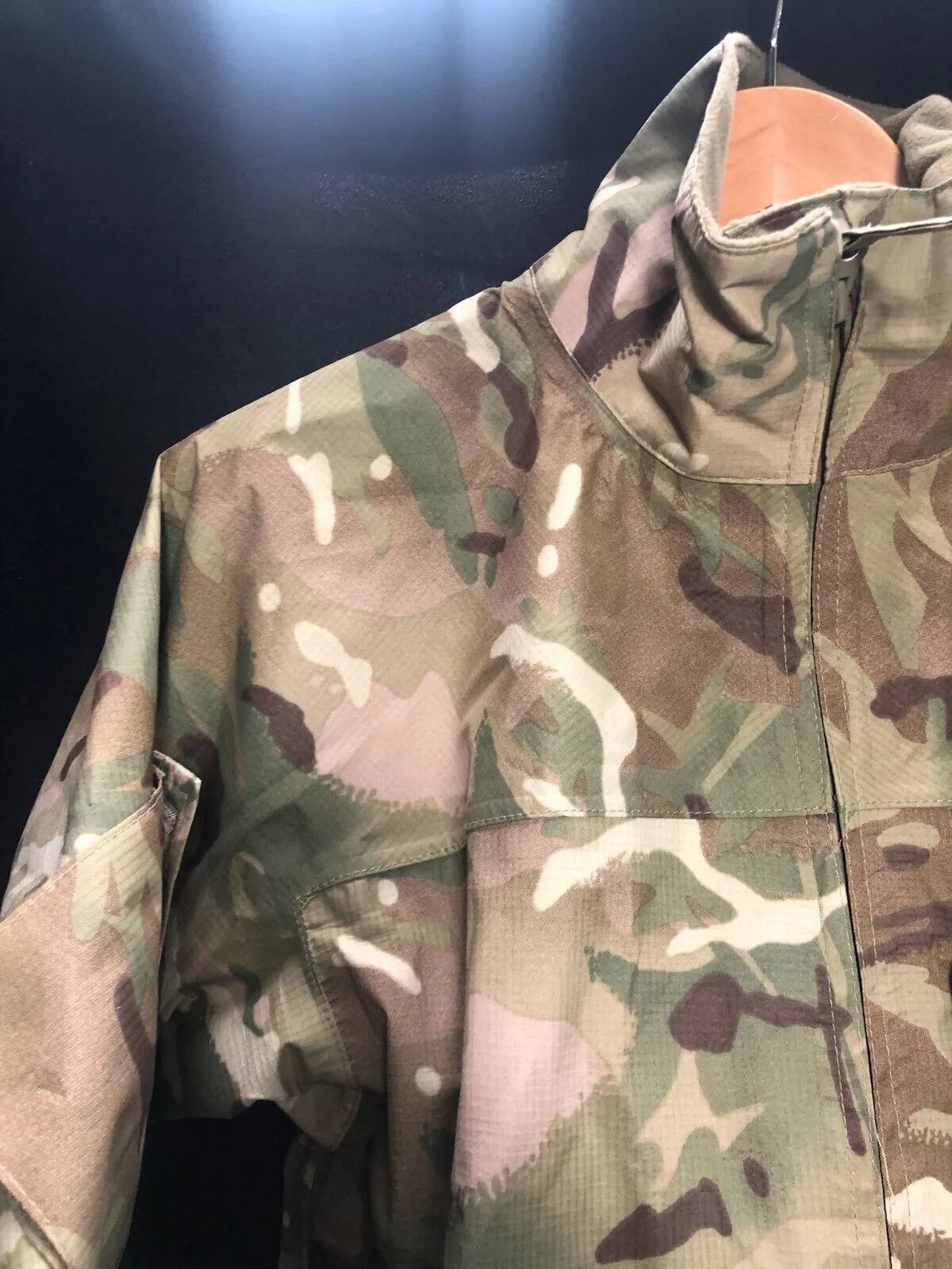 Genuine British Army MTP Camouflaged Waterproof Lightweight Jacket - 160/80
