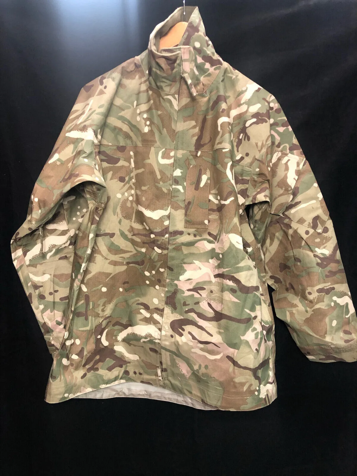 Genuine British Army MTP Camouflaged Waterproof Lightweight Jacket - 170/90