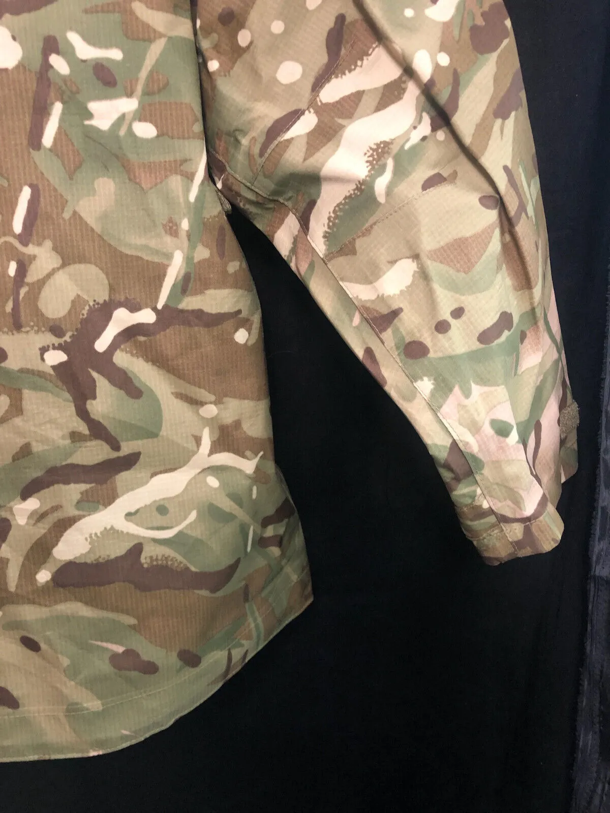 Genuine British Army MTP Camouflaged Waterproof Lightweight Jacket - 170/90
