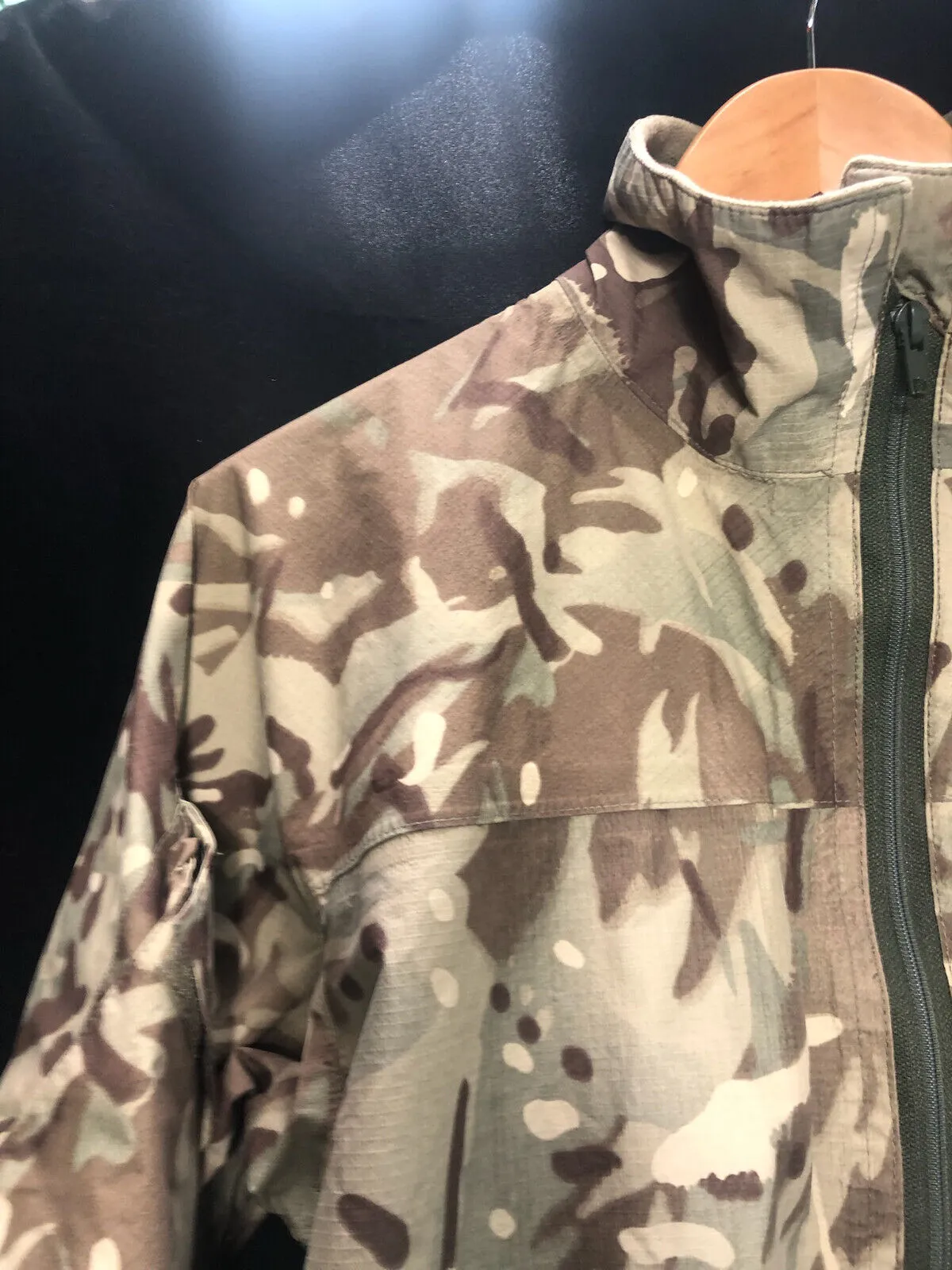 Genuine British Army MTP Camouflaged Waterproof Lightweight Jacket - 170/90