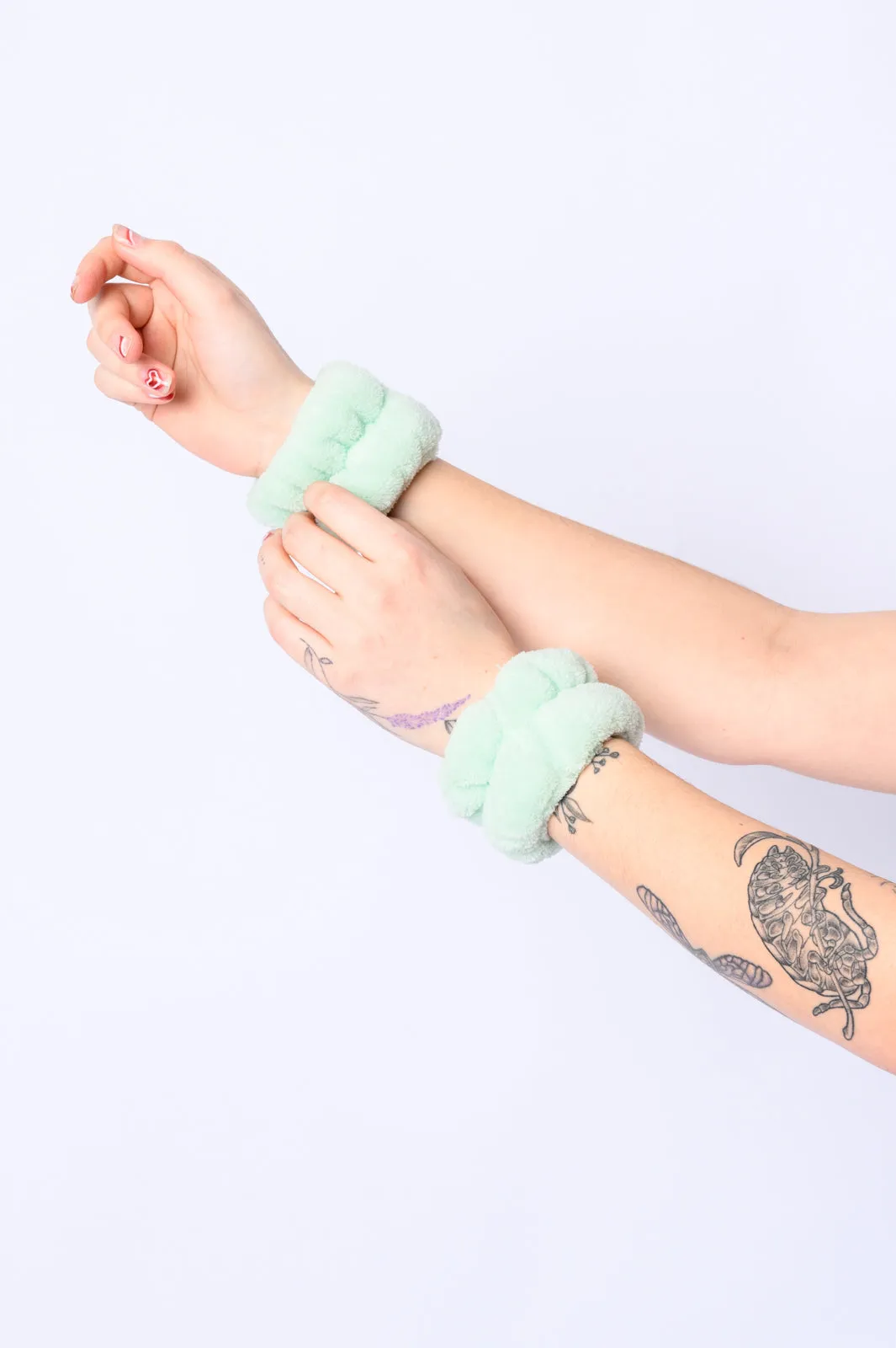 Hazel Blues® |  Lost in the Moment Headband and Wristband Set in Green