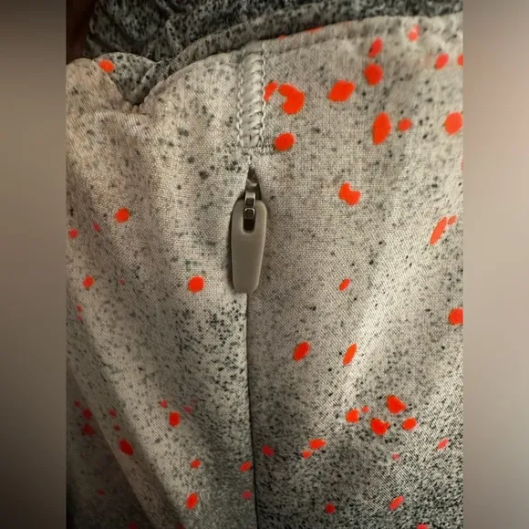 Lululemon Hotty Hot Low-Rise Short 2.5&quot; *Reflective Sz 8