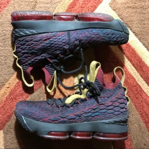 Nike LeBron XV Sneakers size 6Y