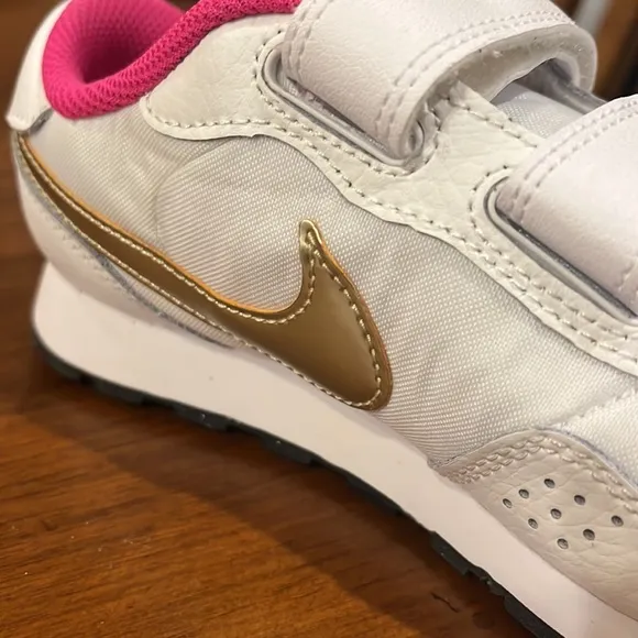 Nike MD Valiant PSV Shoes Sneakers Hook and Loop kids girls CN8559 105 Size 2