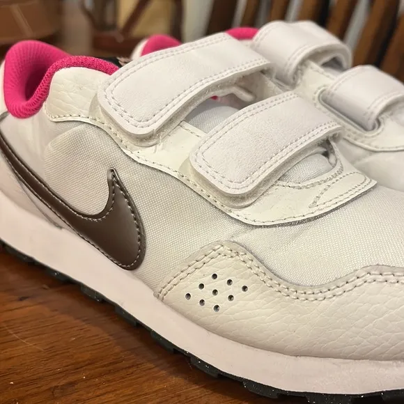 Nike MD Valiant PSV Shoes Sneakers Hook and Loop kids girls CN8559 105 Size 2