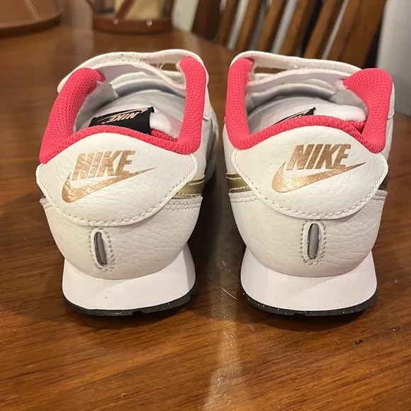 Nike MD Valiant PSV Shoes Sneakers Hook and Loop kids girls CN8559 105 Size 2