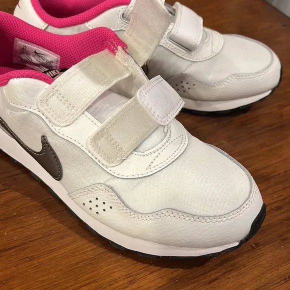 Nike MD Valiant PSV Shoes Sneakers Hook and Loop kids girls CN8559 105 Size 2