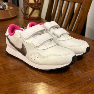 Nike MD Valiant PSV Shoes Sneakers Hook and Loop kids girls CN8559 105 Size 3