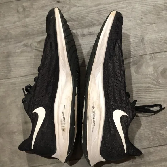 Nike zoom black and white sneakers