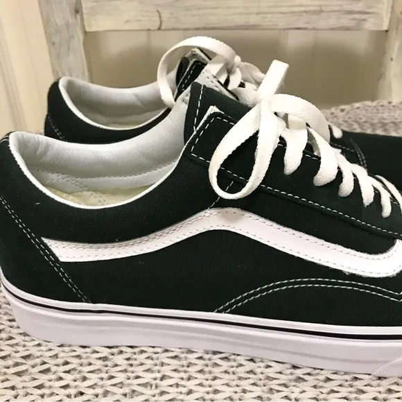 NWOT Vans Old Skool Pine Green