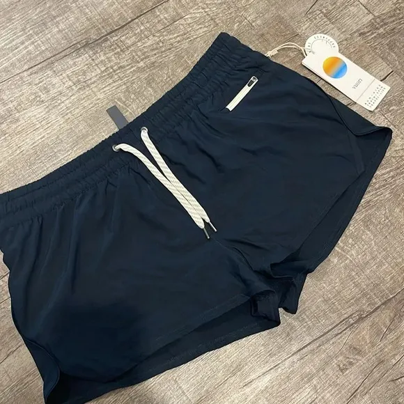 NWT!! Vuori - Vuori Clementine Shorts 2.5” - Navy Blue - Size XL
