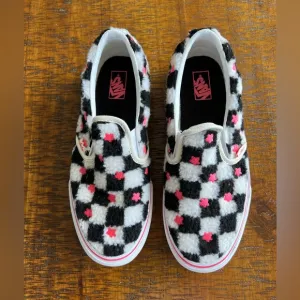 ✨SALE✨ Vans embroidered checkered sneakers ✨SALE✨