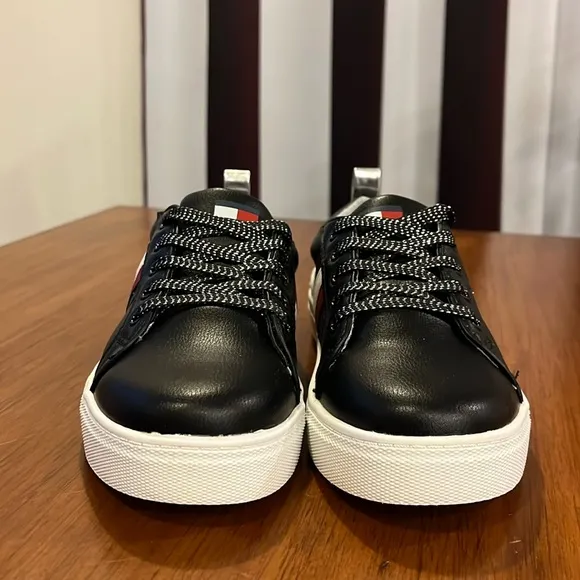 Tommy Hilfiger Rae Sparkle Basic Shoes Sneakers new Youth Boys or Girls Size 3
