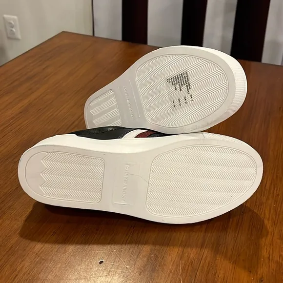Tommy Hilfiger Rae Sparkle Basic Shoes Sneakers new Youth Boys or Girls Size 3
