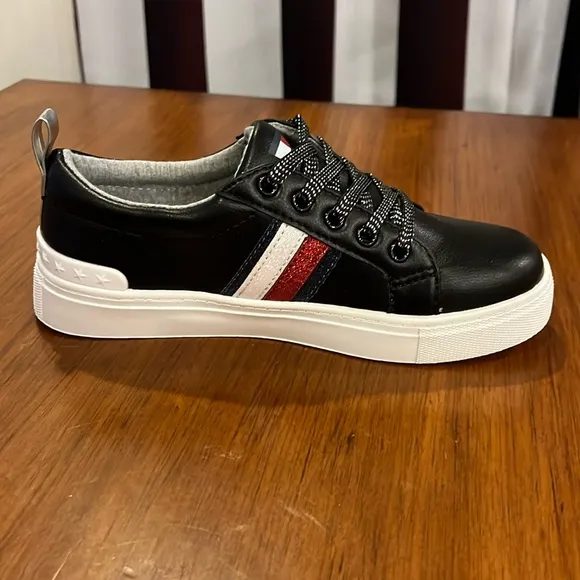 Tommy Hilfiger Rae Sparkle Basic Shoes Sneakers new Youth Boys or Girls Size 3