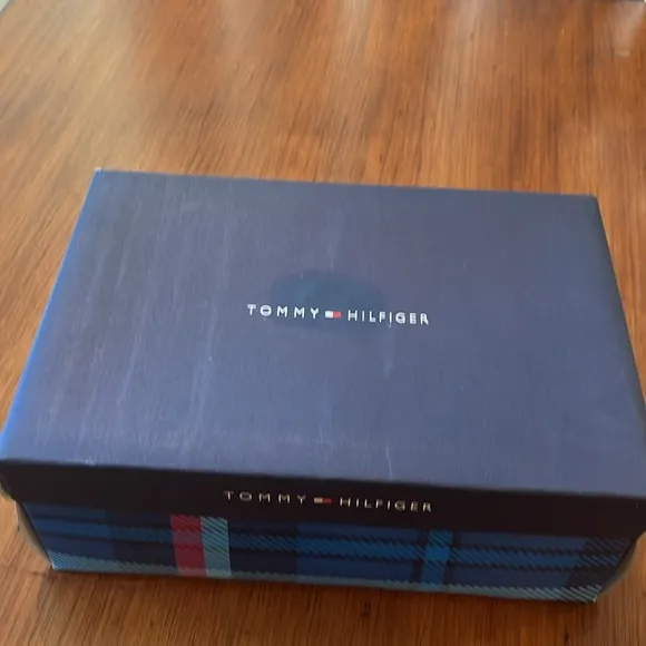 Tommy Hilfiger Rae Sparkle Basic Shoes Sneakers new Youth Boys or Girls Size 3