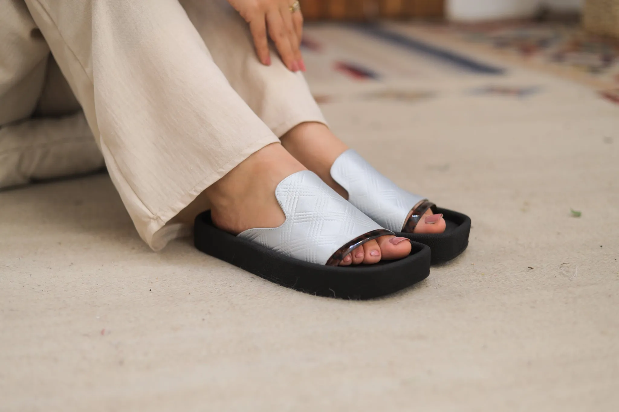 Tortoise Shell Slides - Silver