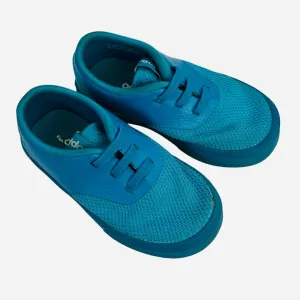 Ultra Lightweight Sneakers, 7C // People