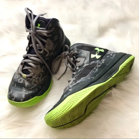 [Under Armour] Boys Athletic Gray Sneakers