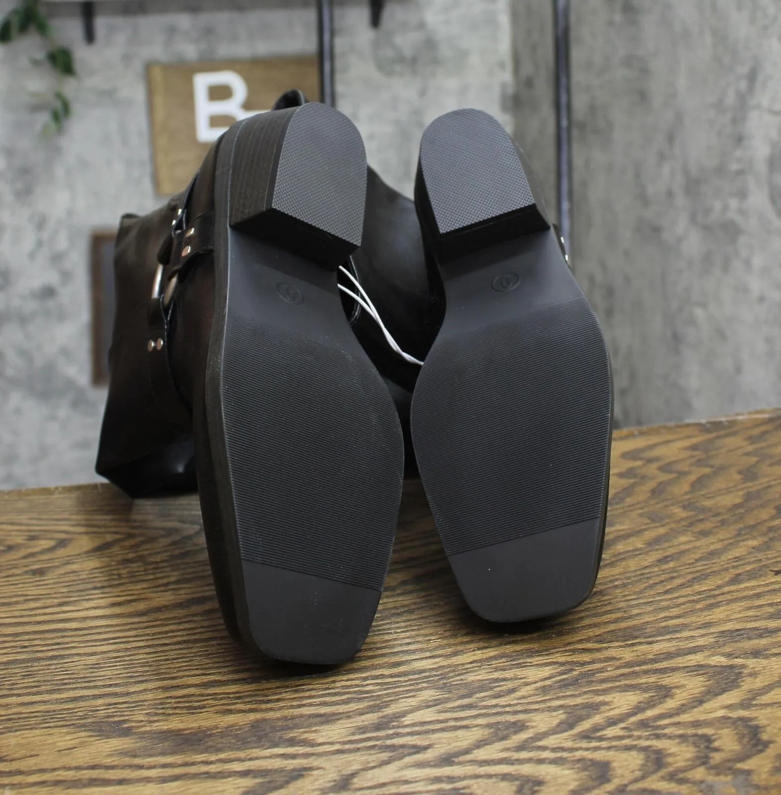 Universal Thread Womens Oakley Harness Boots with Memory Foam Insole Black 9M