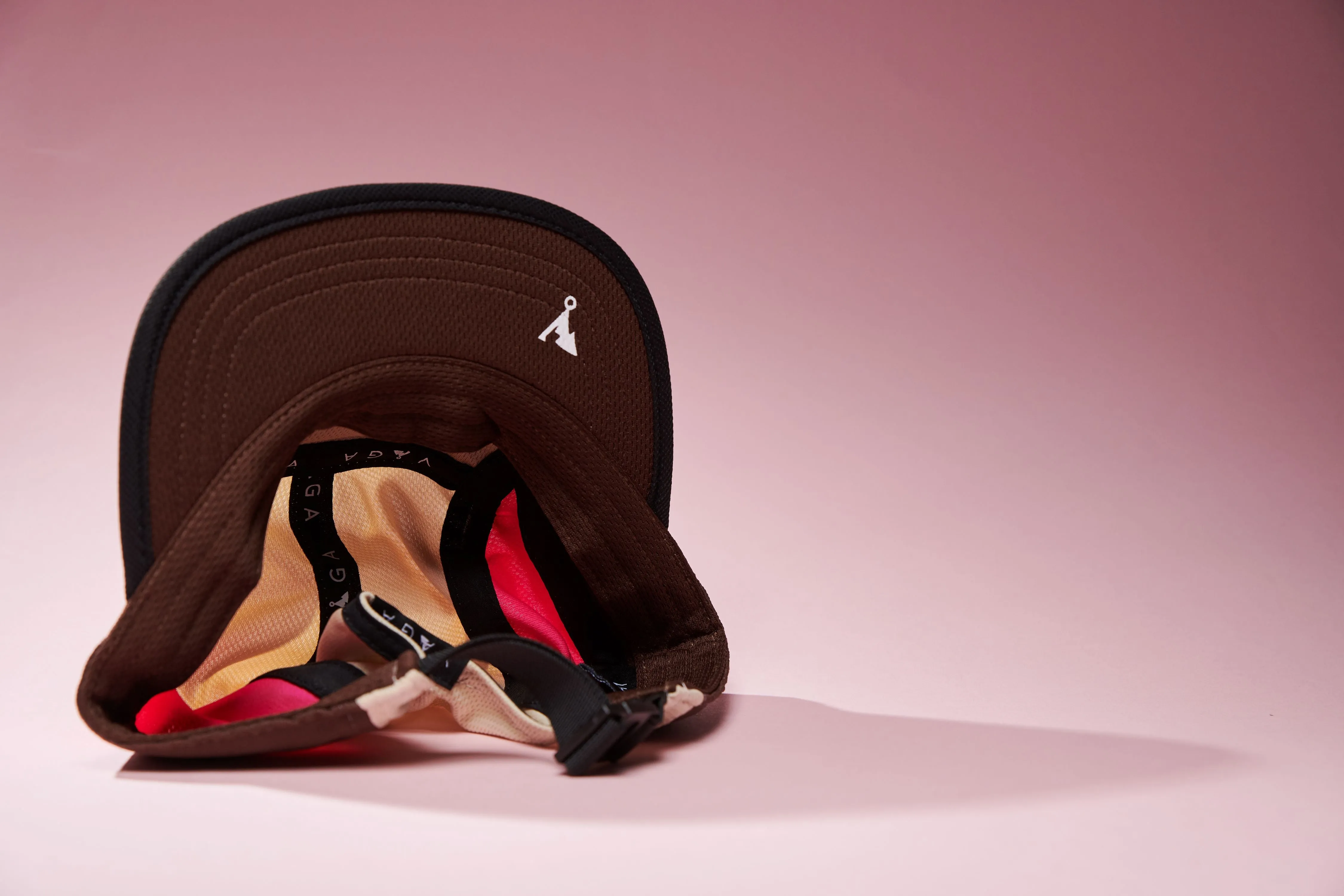 VAGA Club Cap - Beige/Camel Brown/Neon Pink