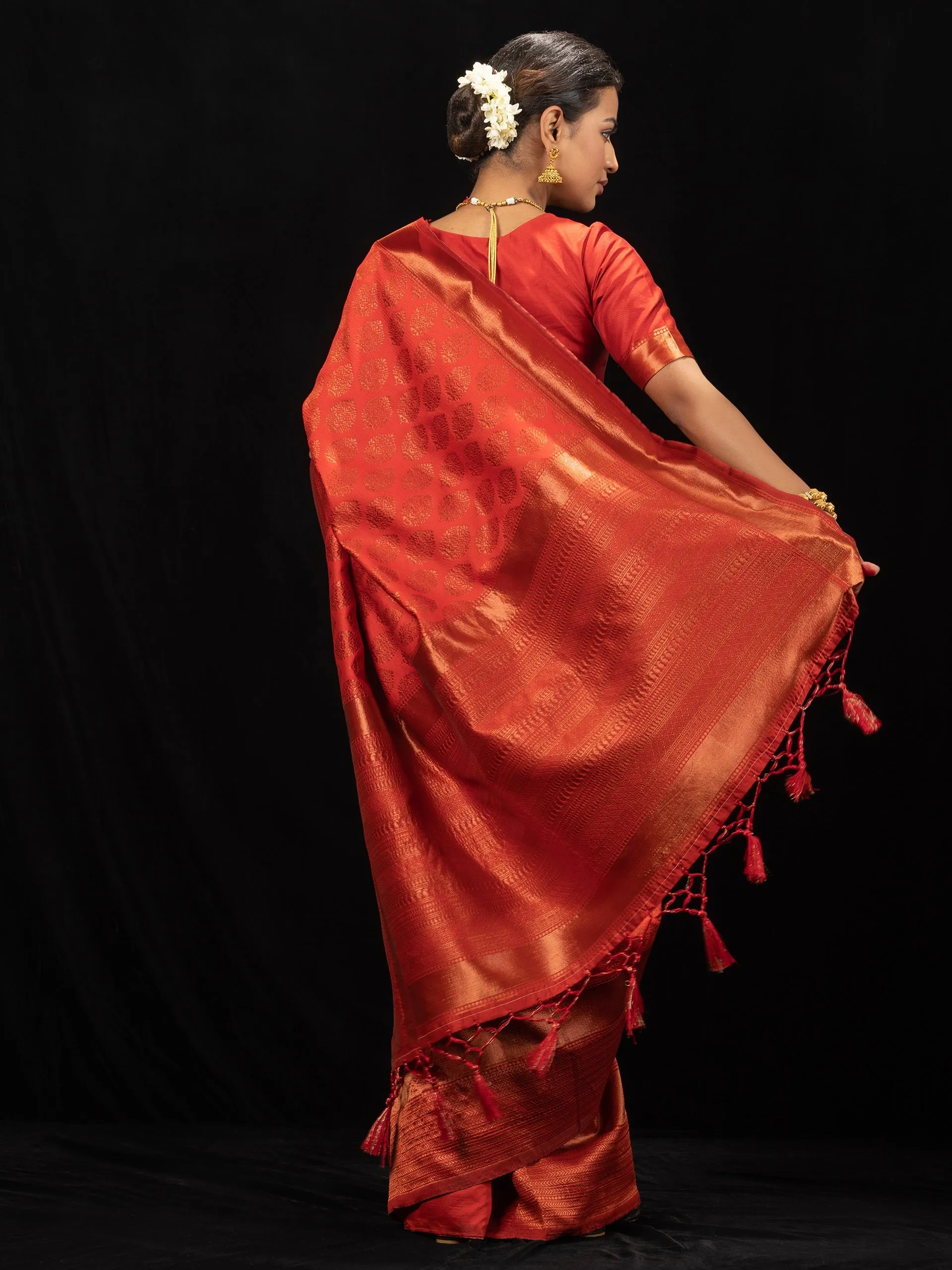 Vishesh Red Saree with Blouse Fabric