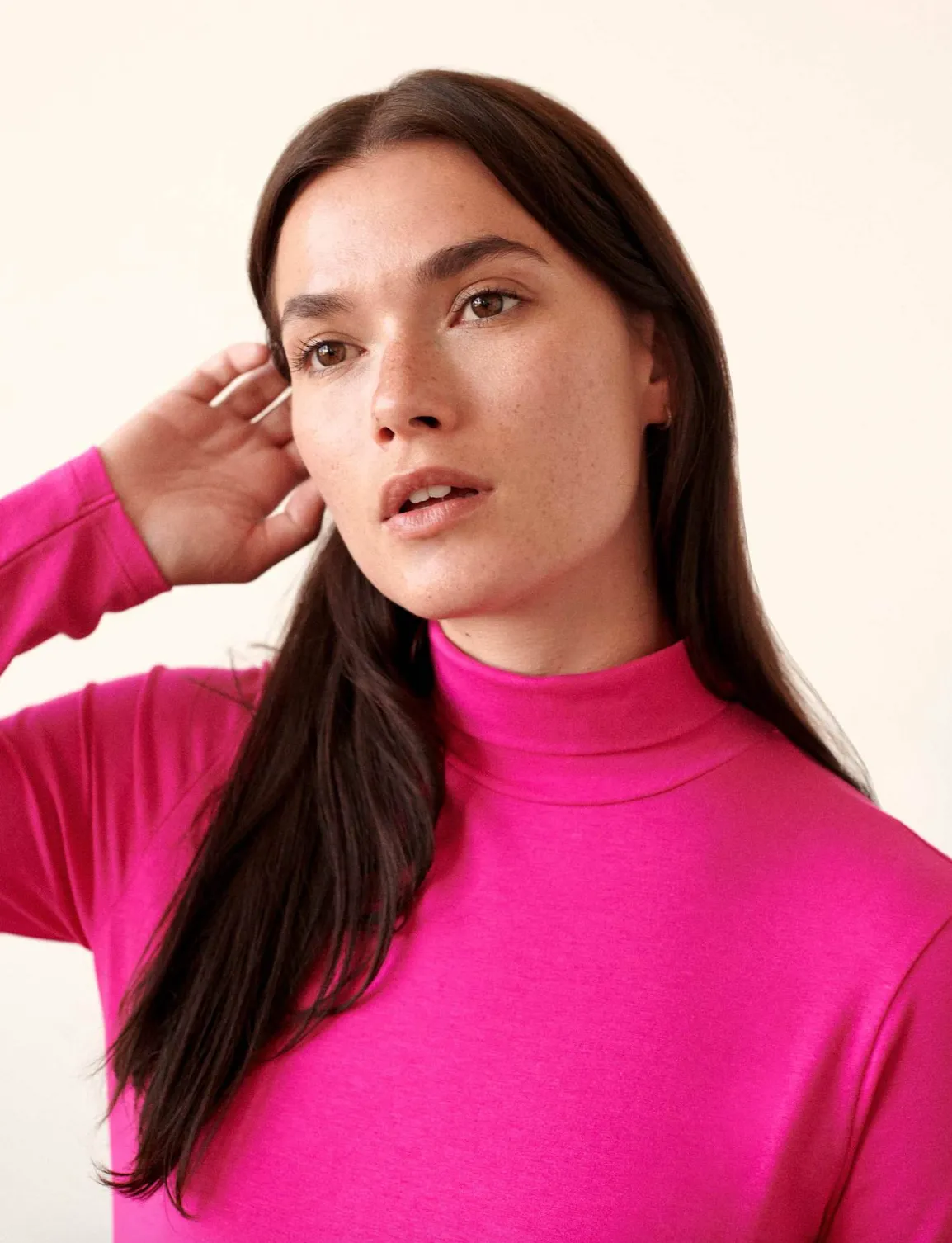 White   Warren - Scrunch Neck Tee