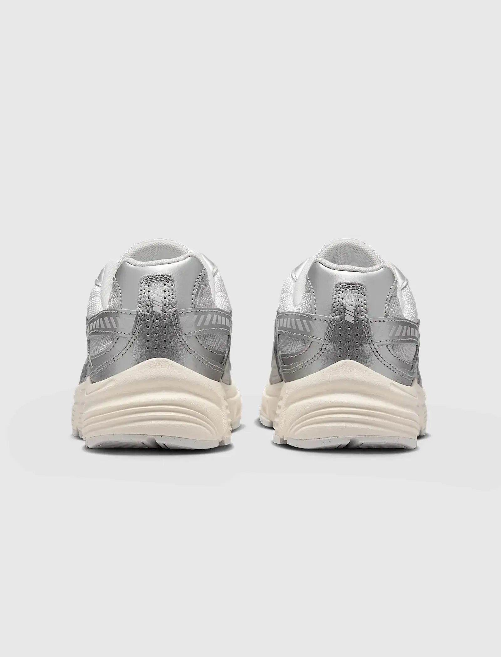 WOMEN'S NIKE INITIATOR "VAST GREY/PINK FOAM"